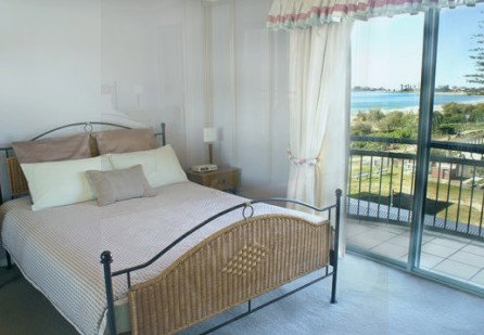Golden Sea Apartments - Mackay Tourism 3