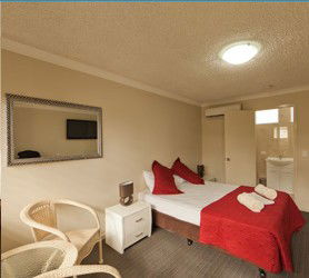 Tropicana Motel - Mackay Tourism 2