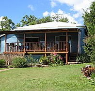 Blue House Family Accommodation - Mackay Tourism