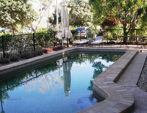 Champagne Apartments - Mackay Tourism 1