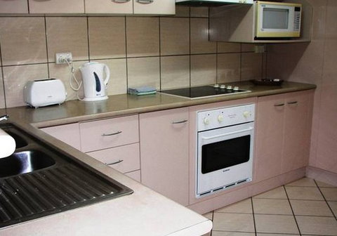Champagne Apartments - Mackay Tourism 2