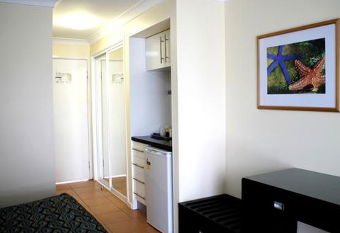 Centenary Motor Inn - Mackay Tourism 1