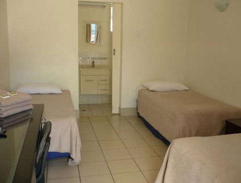 Black Marlin Motel - Mackay Tourism 1