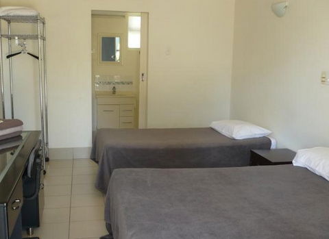 Black Marlin Motel - Mackay Tourism 3