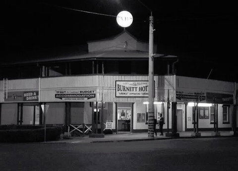Burnett Hotel - Mackay Tourism 0