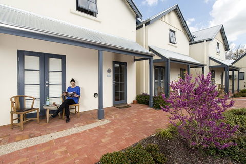 The Haus Studio Apartments - Mackay Tourism 1