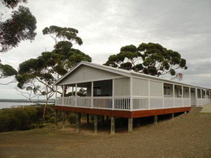 Oyster Bay Retreat - Mackay Tourism 0