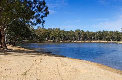 Time Out Holiday Park - Mackay Tourism 0