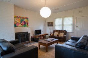 Colenso Country Retreat And Walker’s Cottage  - Mackay Tourism 0
