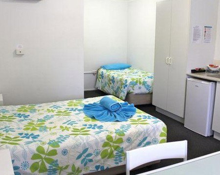Ocean Park Motel And Holiday Apartments - Mackay Tourism 1