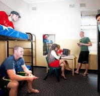 Maze Backpackers And Cb Hotel - Mackay Tourism