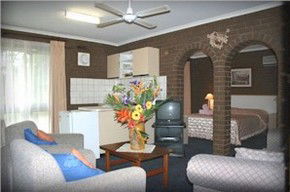 Paradise Holiday Apartments Villas - Mackay Tourism 0
