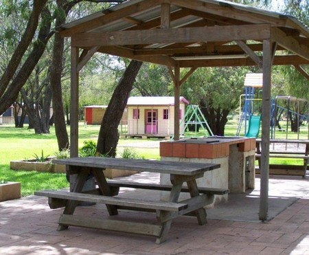 Four Seasons Holiday Park - Mackay Tourism 2