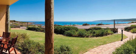 Canal Rocks Beachfront Apartments - Mackay Tourism 4