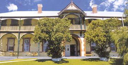 Oceanic Sorrento - Mackay Tourism 0