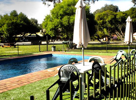 Mountain View Motor Inn And Holiday Lodges - Mackay Tourism 3