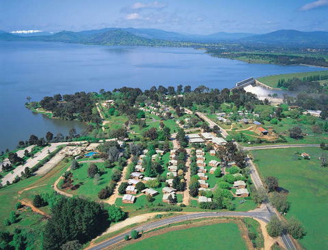 Lake Hume Resort - Mackay Tourism 0