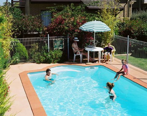 Sandpiper Holiday Apartments - Mackay Tourism 1