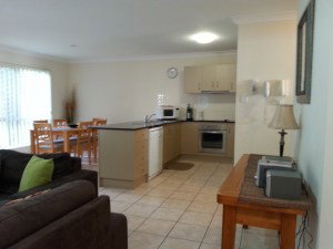 Pacific Sun Gold Coast Holiday Townhouse - Mackay Tourism 3