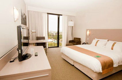 Holiday Inn Darwin Hotel - Mackay Tourism 0