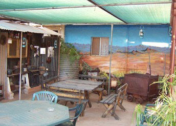 Safari Lodge Motel - Mackay Tourism 0