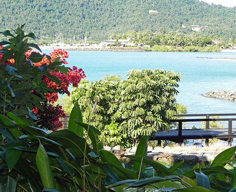 Airlie Waterfront Bed And Breakfast - Mackay Tourism 1
