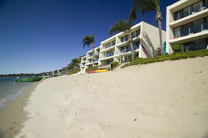 Noosa Harbour Resort - Mackay Tourism 6