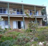 The Dog And Cockle Beach House - Mackay Tourism