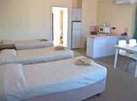 Lincoln Cottage Motor Inn - Mackay Tourism 2
