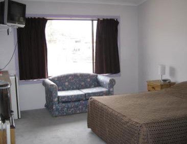 Banjo Paterson Inn - Mackay Tourism 1