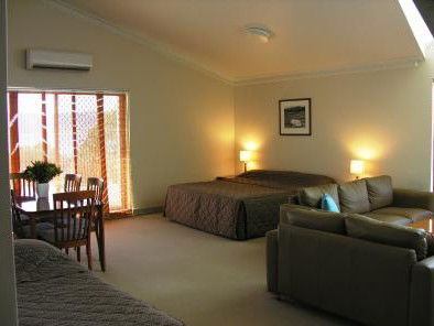 Banjo Paterson Inn - Mackay Tourism 2