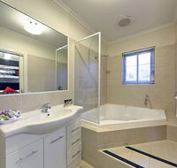 Comfort Inn And Suites Georgian Albury - Mackay Tourism