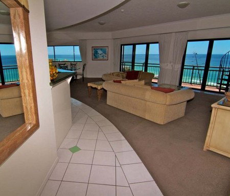 Magic Mountain Resort - Mackay Tourism 5