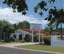 Paradise Court Holiday Units - Mackay Tourism 0