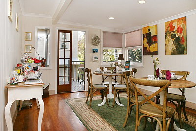 Fern Cottage Bed And Breakfast - Mackay Tourism 1