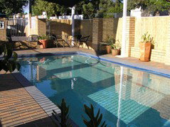 Blue Violet Motor Inn - Mackay Tourism 1