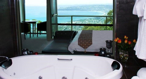 Arthurs Views - Bed & Breakfast Retreat - Mackay Tourism 7