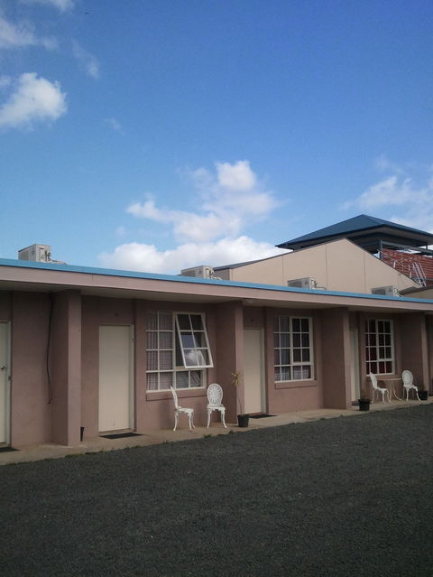 Beaconsfield Lodge Motel - Mackay Tourism 1