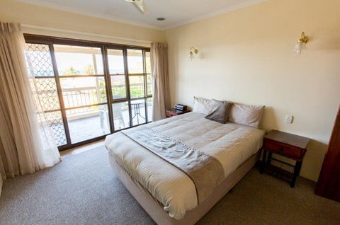 Busselton Beach Resort - Mackay Tourism 4