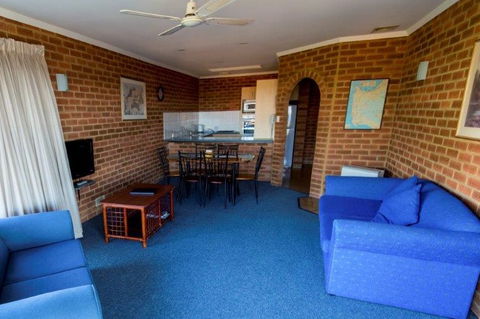 Busselton Beach Resort - Mackay Tourism 5