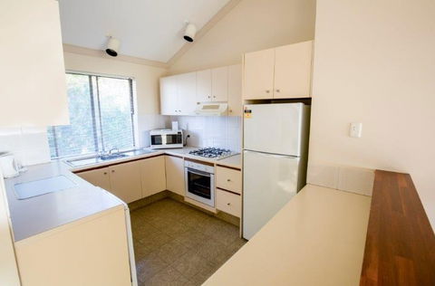 Busselton Beach Resort - Mackay Tourism 8