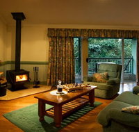 Clouds Of Montville Mountain Resort Motel - Mackay Tourism