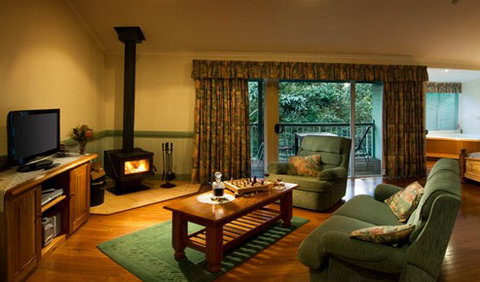 Clouds Of Montville Mountain Resort Motel - Mackay Tourism 0