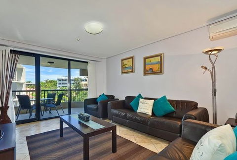 Clubb Coolum Beach - Mackay Tourism 3