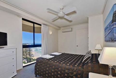 Clubb Coolum Beach - Mackay Tourism 4