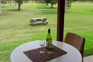 Surfside Resort Motel - Mackay Tourism 1