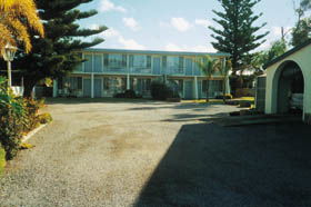 Troubridge Hotel - Mackay Tourism 0
