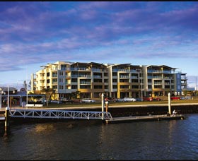 Riverside Suites Ballina - Mackay Tourism 0