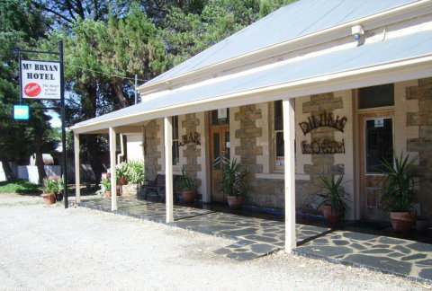 Mount Bryan Hotel - Mackay Tourism 0