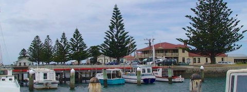 Port Albert Hotel - Mackay Tourism 0
